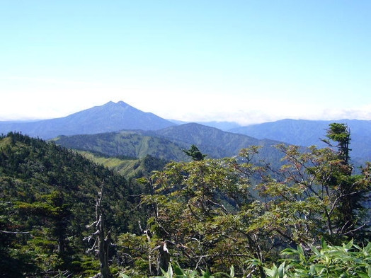 朝食はお弁当で、夜明けと共に山へＧｏ！フィッシング・トレッキングサービスプラン